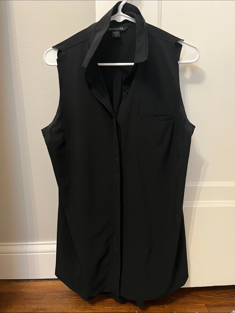 Athleta Black Sleeveless Button-Down Shirt with Collar